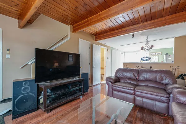 $207,500 | 1995 Westview Lane, Round Lake Beach, IL 60073