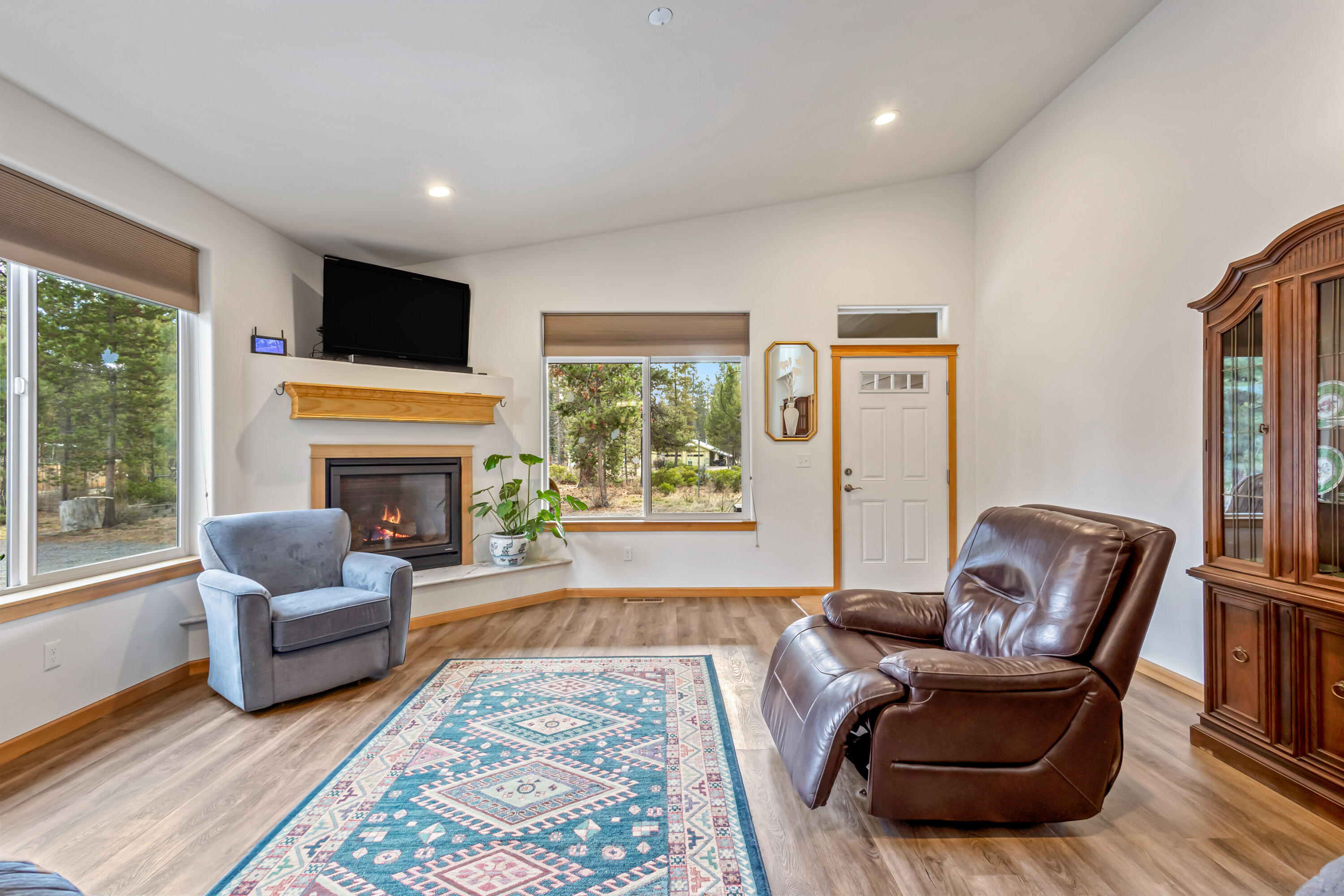 15924 Jackpine Road La Pine, OR 97739 - Photo 9 of 59 Gallery Image 9