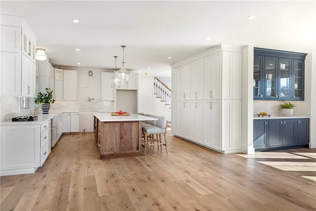 $1,670,000 | 3 Knowlton Court, Bristol, RI 02809