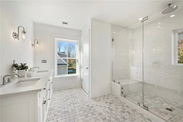 $1,670,000 | 3 Knowlton Court, Bristol, RI 02809