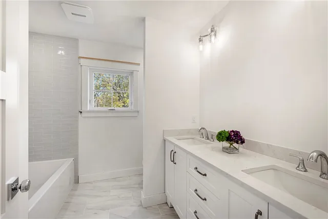 $1,670,000 | 3 Knowlton Court, Bristol, RI 02809