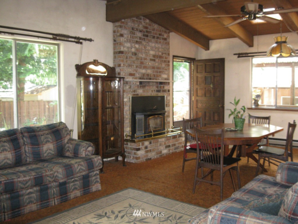 8517 200th Street Southwest Edmonds, WA 98026 - Photo 2 of 25 Gallery Image 2