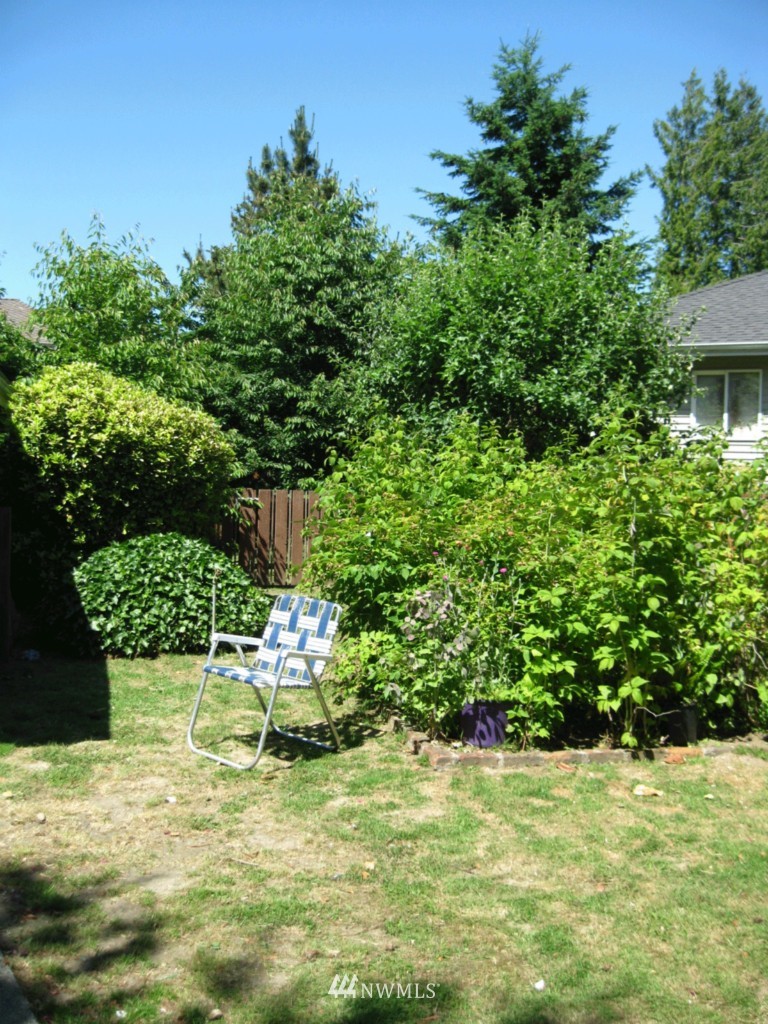 8517 200th Street Southwest Edmonds, WA 98026 - Photo 12 of 25 Gallery Image 12