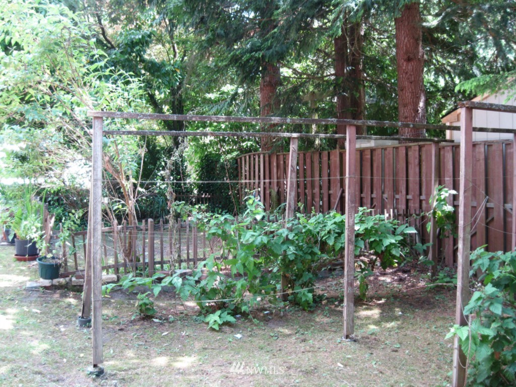 8517 200th Street Southwest Edmonds, WA 98026 - Photo 14 of 25 Gallery Image 14