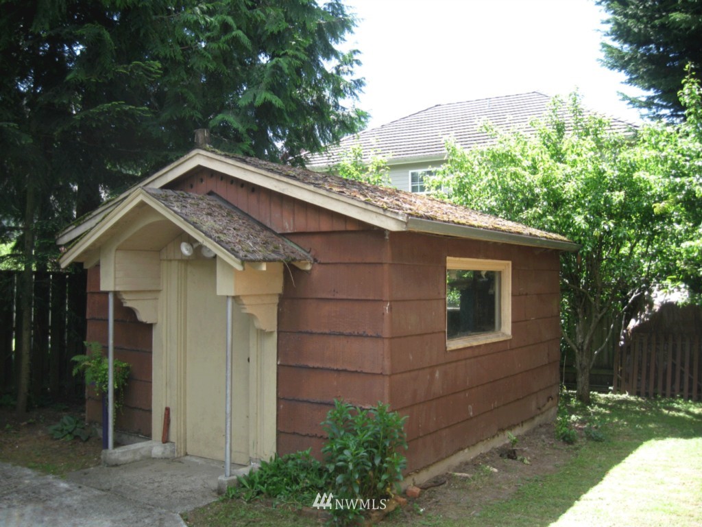 8517 200th Street Southwest Edmonds, WA 98026 - Photo 24 of 25 Gallery Image 24