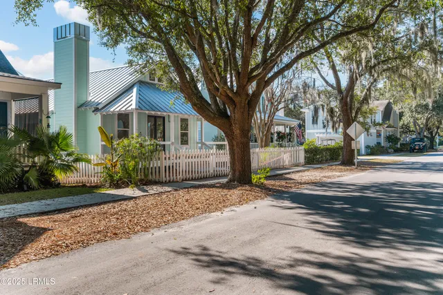 $899,000 | 1013 11th Street, Port Royal, SC 29935