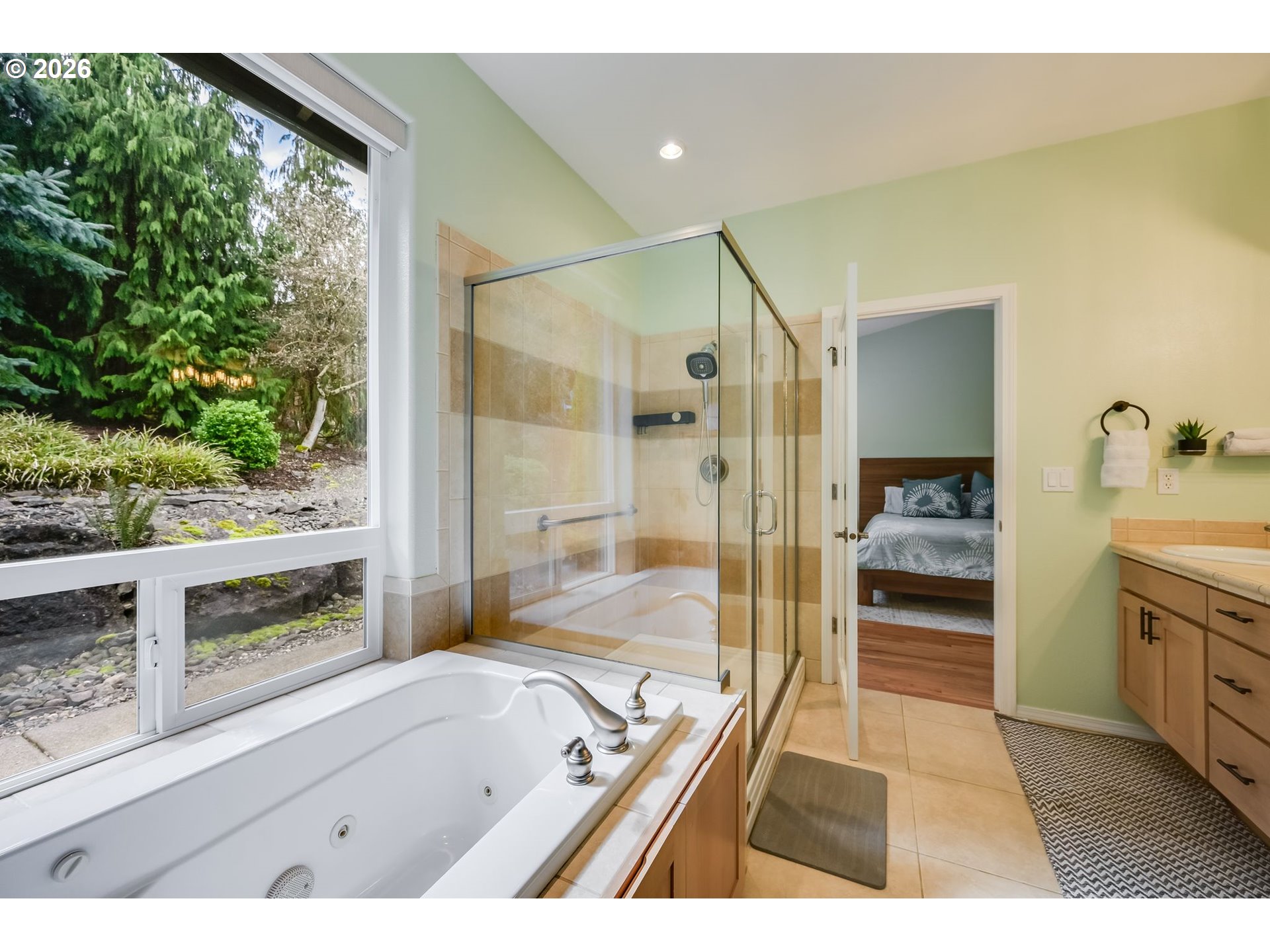 2520 Northwest 29th Avenue Camas, WA 98607 - Photo 26 of 36 Owner's Suite Bathroom