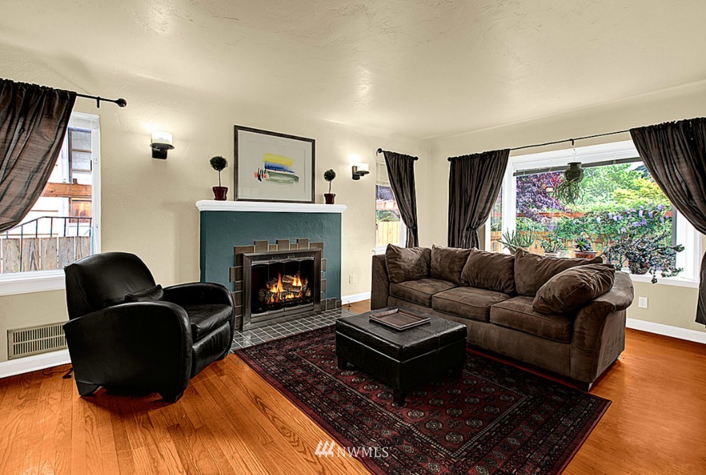 524 North 79th Street Seattle, WA 98103 - Photo 3 of 13 Gallery Image 3