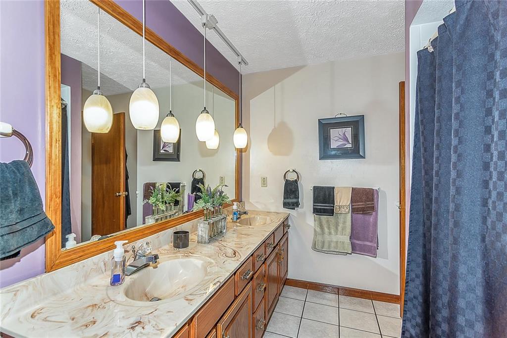 421 North Meridian Road Greenfield, IN 46140 - Photo 17 of 31 Gallery Image 17