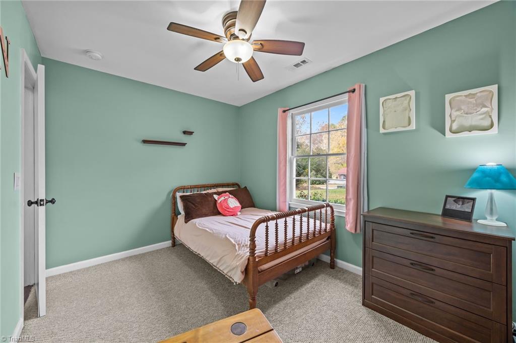 1924 Middlewood Court High Point, NC 27265 - Photo 18 of 27