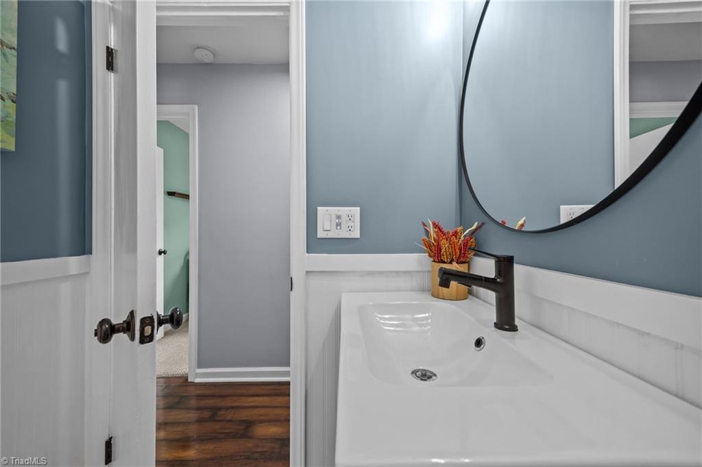 1924 Middlewood Court High Point, NC 27265 - Photo 20 of 27