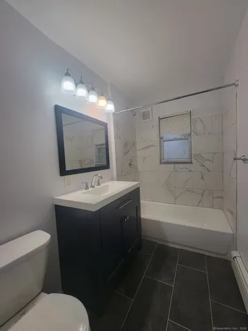 $1,275 | 164 Grand Street, Unit 1, Middletown, CT 06457