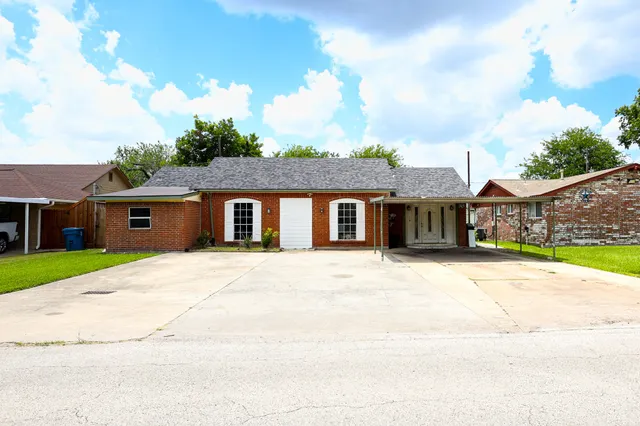 $269,000 | 9207 Cobbleshire Drive, Houston, TX 77037