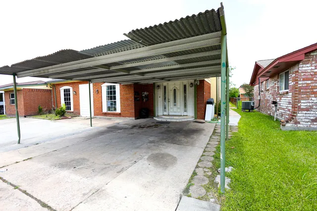 $269,000 | 9207 Cobbleshire Drive, Houston, TX 77037