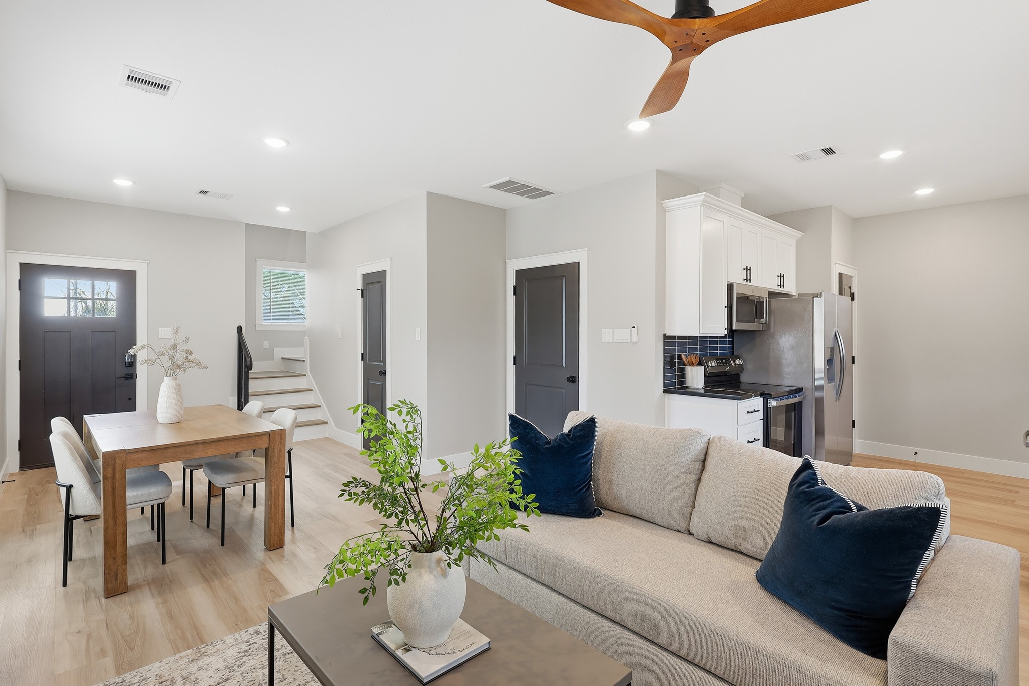 4723 Mallow Street Houston, TX 77033 - Photo 10 of 29