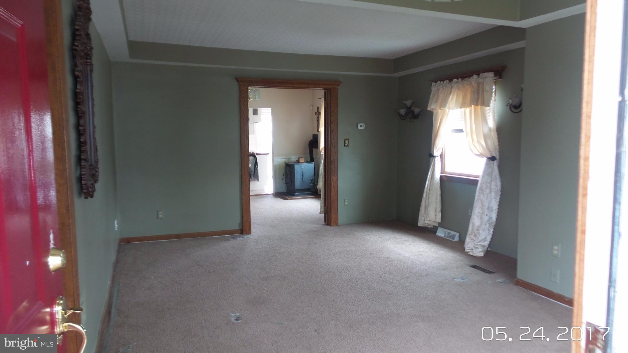 11 Cliffwood Road Baltimore, MD 21206 - Photo 3 of 25 Living Room