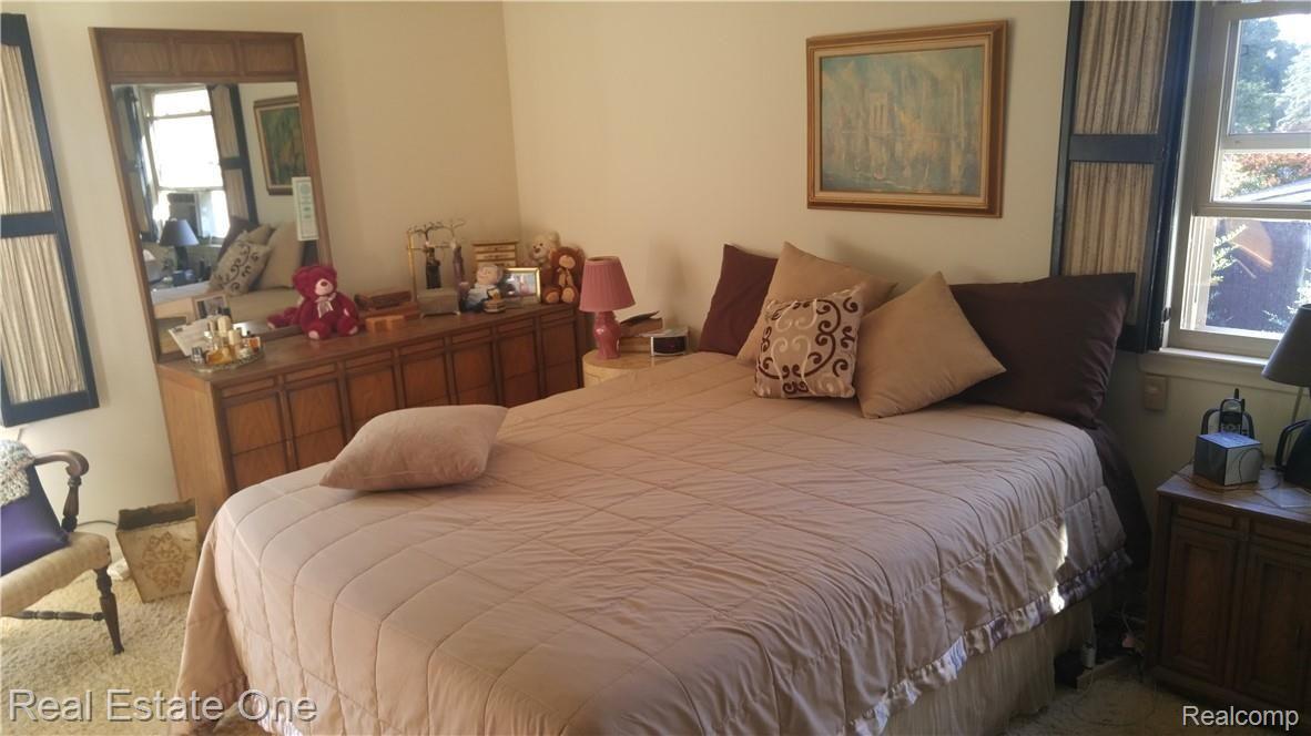 7230 Riverstone Road West Bloomfield, MI 48322 - Photo 13 of 15 Master Bed.jpg