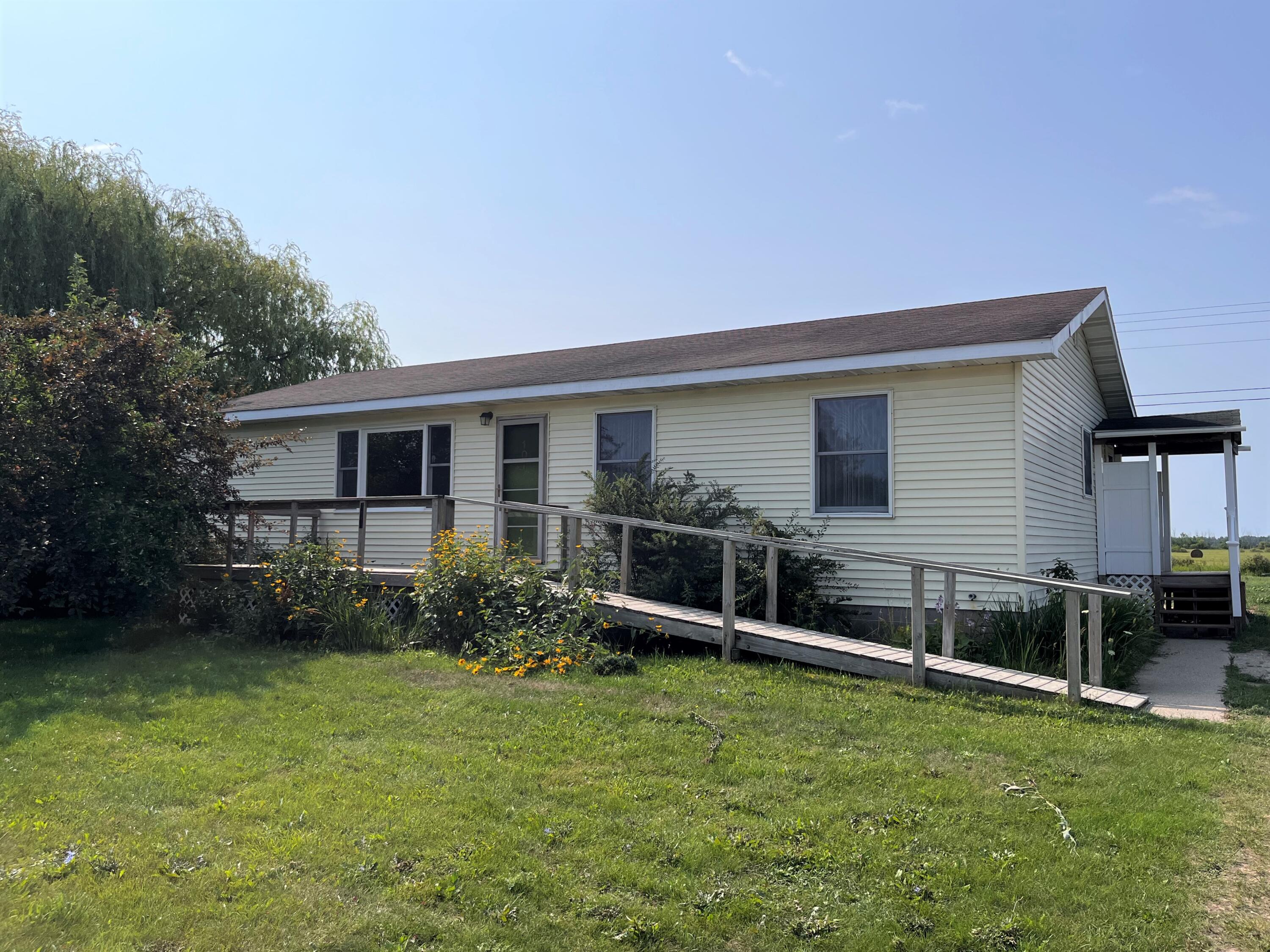 101 East Vfw Road Cheboygan, MI 49721 - Photo 2 of 24 Gallery Image 2