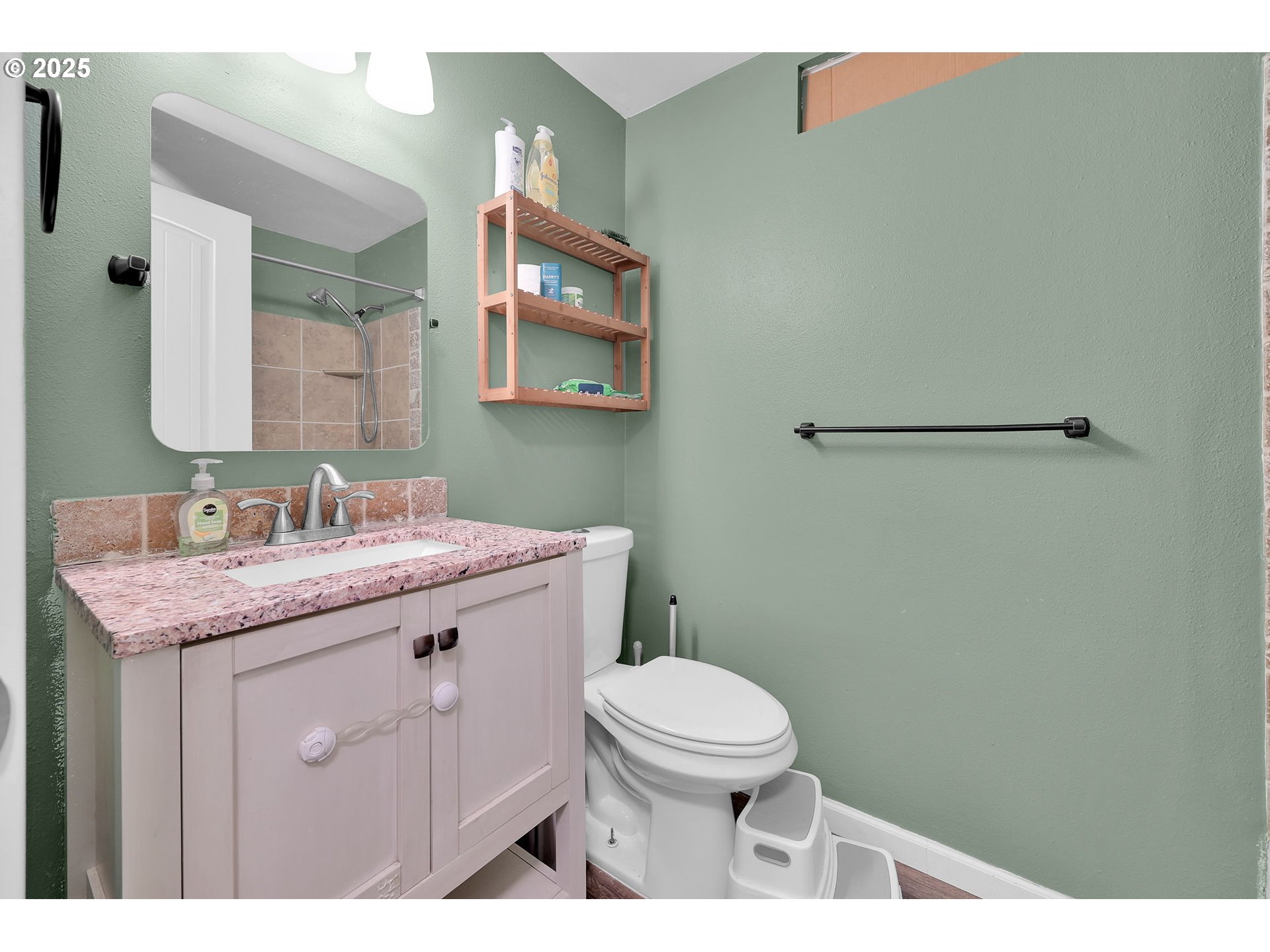 600 Ruby Avenue Eugene, OR 97404 - Photo 26 of 33 Bathroom
