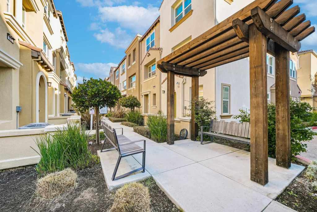 672-672 Amalfi Loop Milpitas, CA 95035 - Photo 36 of 53