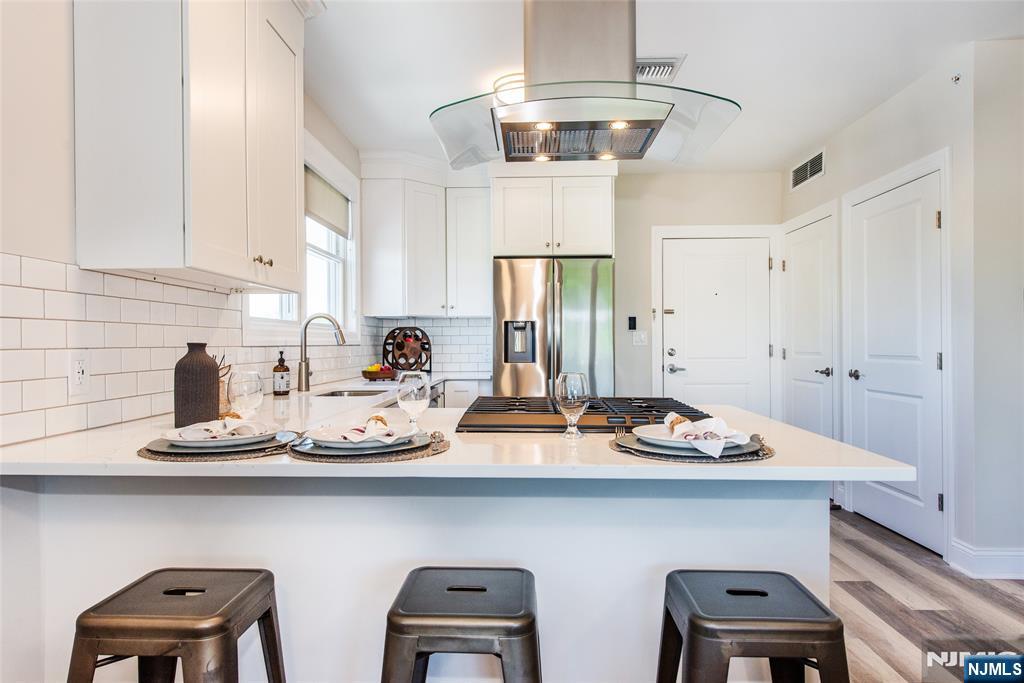 246 Main Street, Unit 402 Chatham, NJ 07928 - Photo 7 of 45