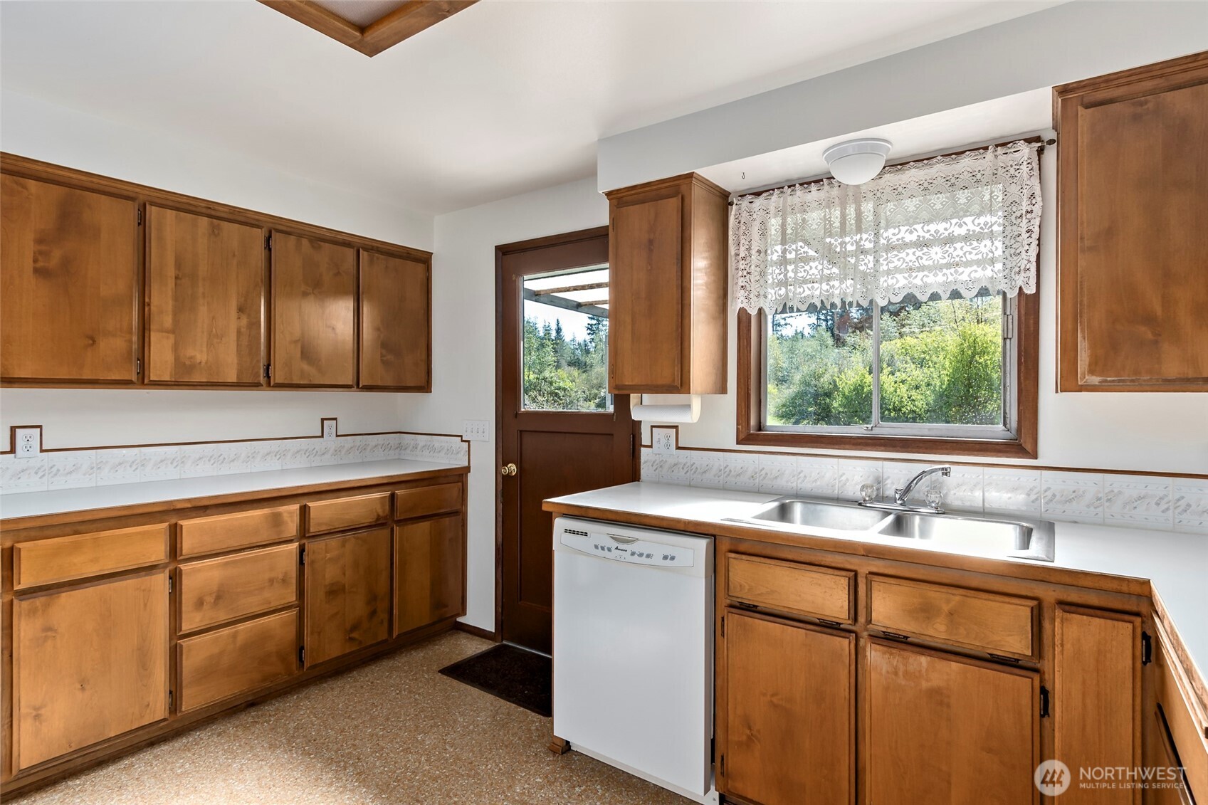 650 Devries Road Oak Harbor, WA 98277 - Photo 19 of 40