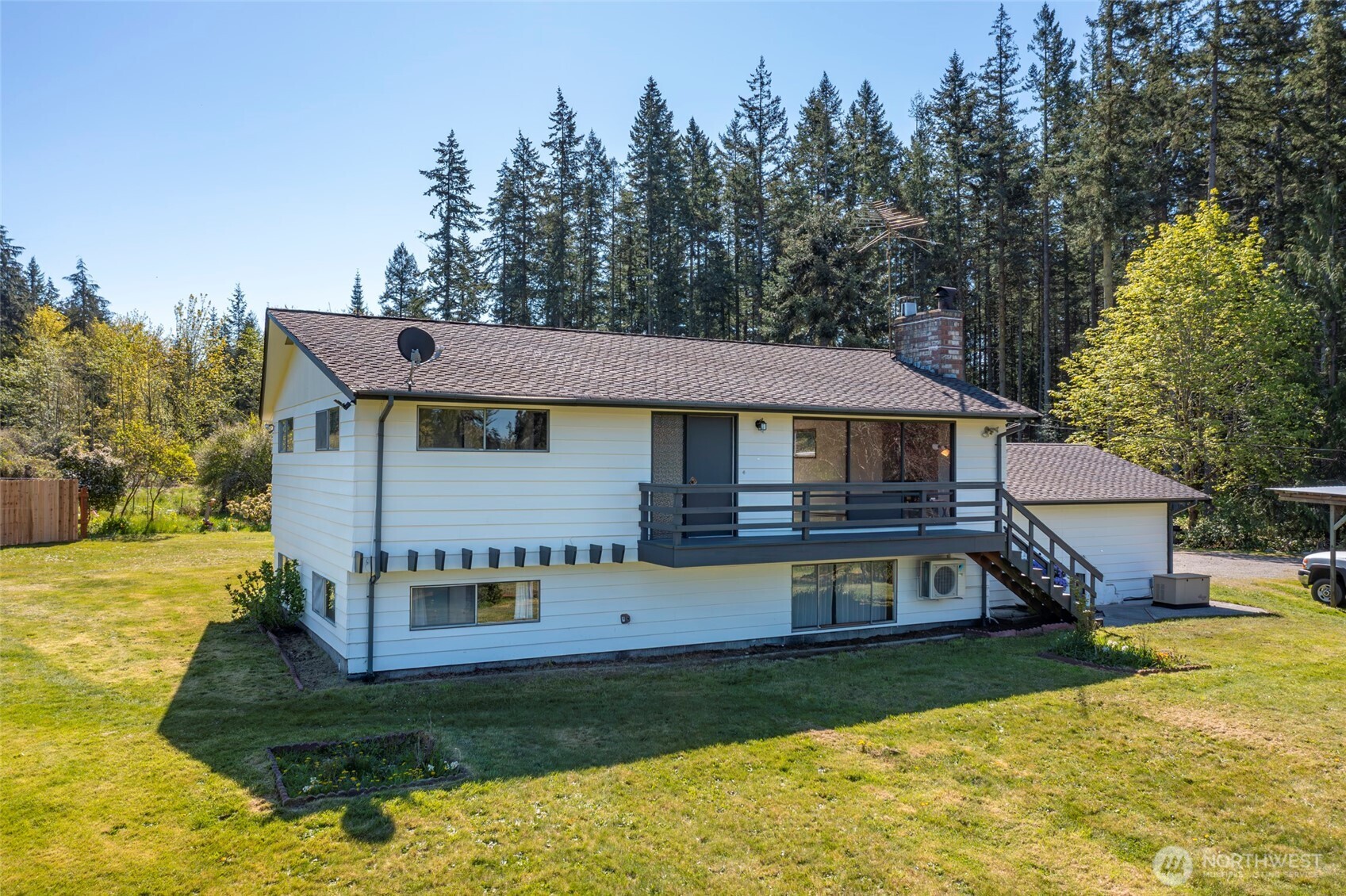 650 Devries Road Oak Harbor, WA 98277 - Photo 2 of 40