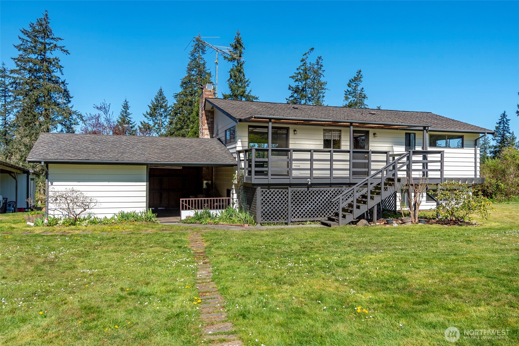 650 Devries Road Oak Harbor, WA 98277 - Photo 3 of 40