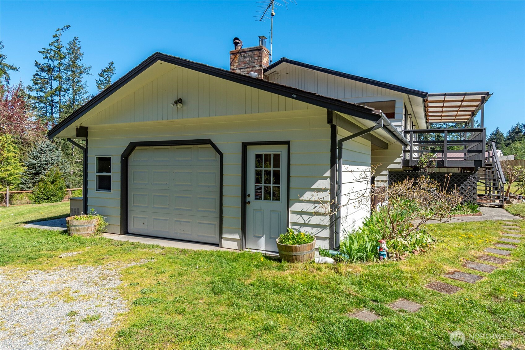 650 Devries Road Oak Harbor, WA 98277 - Photo 4 of 40