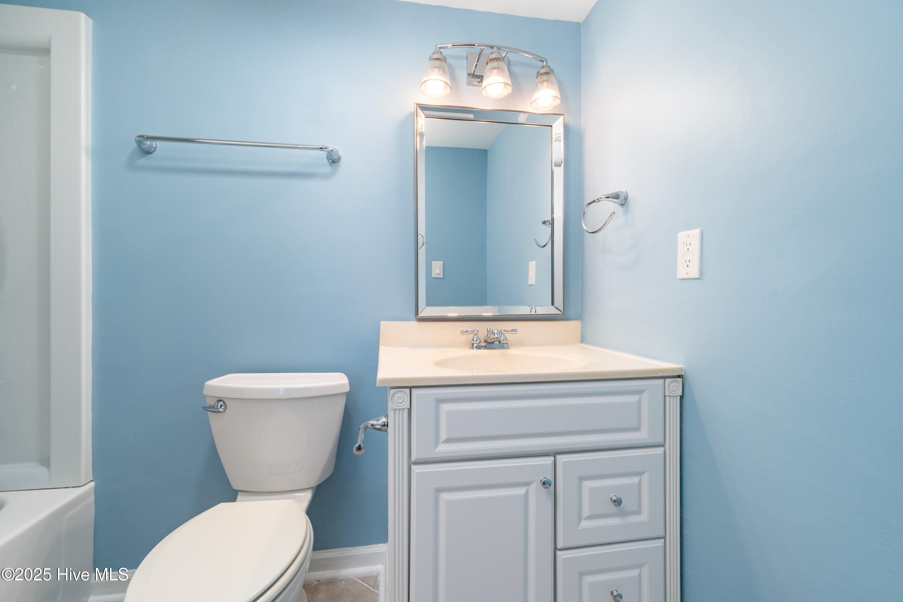 2305 West Fort Macon Road, Unit 207 Atlantic Beach, NC 28512 - Photo 30 of 50 Bathroom View