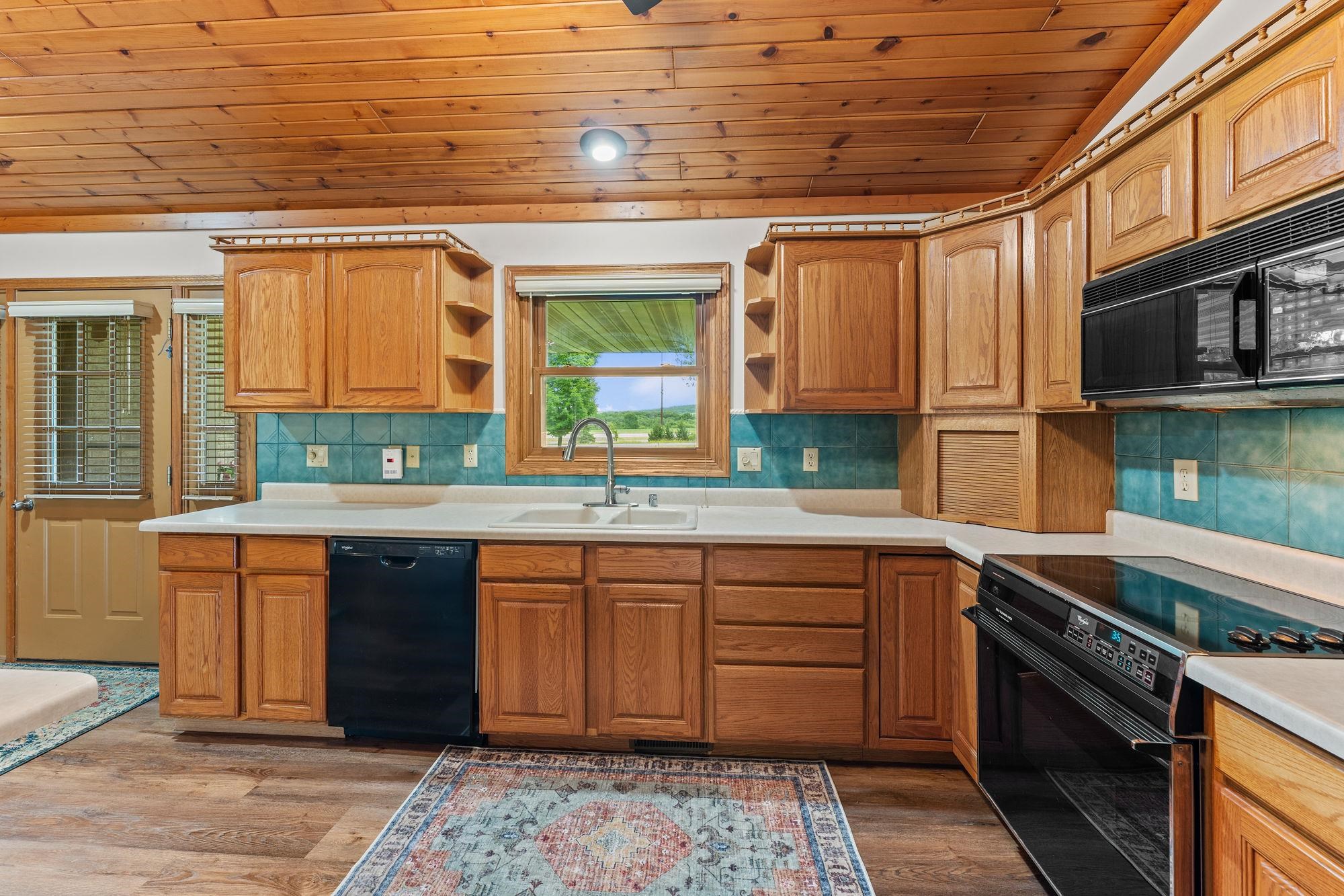 S6041 Oak Court Baraboo, WI 53913 - Photo 11 of 69