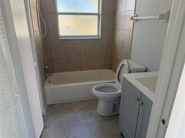 $1,700 | 2717 25th Street, Sarasota, FL 34234