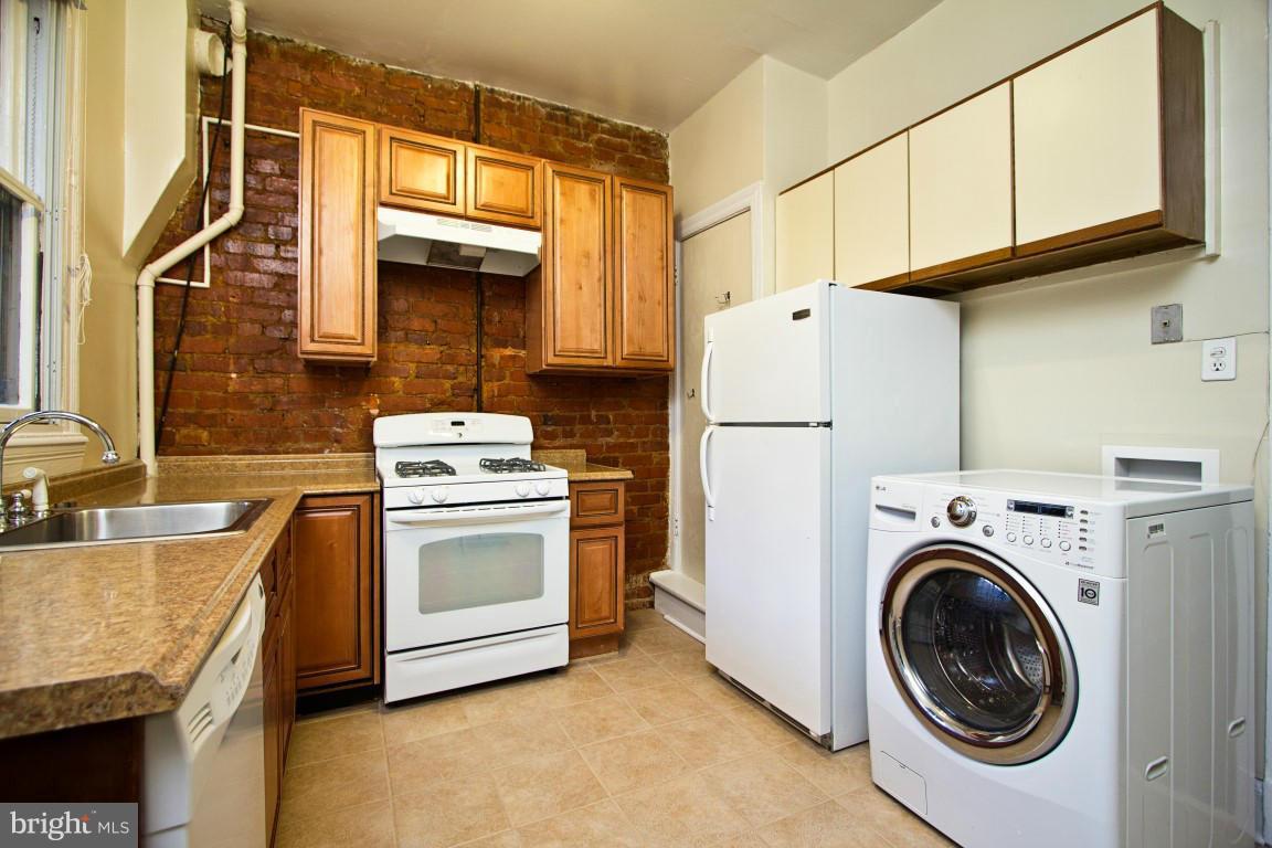2443 Ontario Road Northwest Washington, DC 20009 - Photo 11 of 30 Middle Unit #1