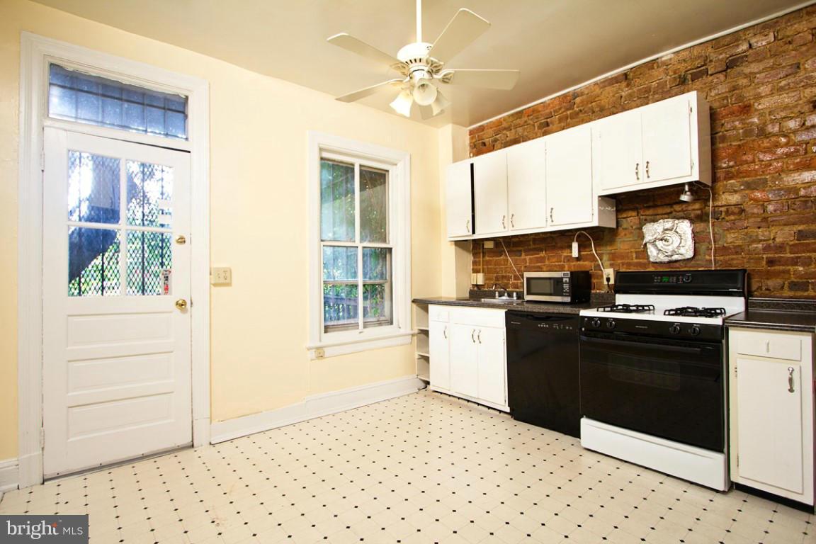 2443 Ontario Road Northwest Washington, DC 20009 - Photo 19 of 30 Upper Unit #2
