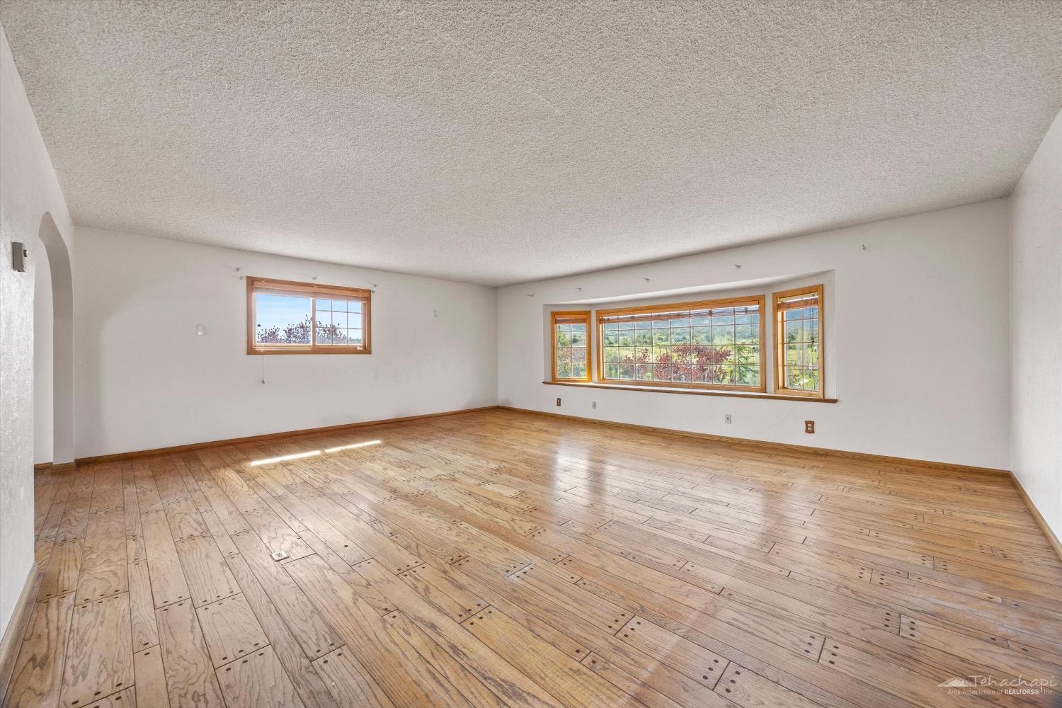 20875 Oak Street Tehachapi, CA 93561 - Photo 19 of 52 Gallery Image 19