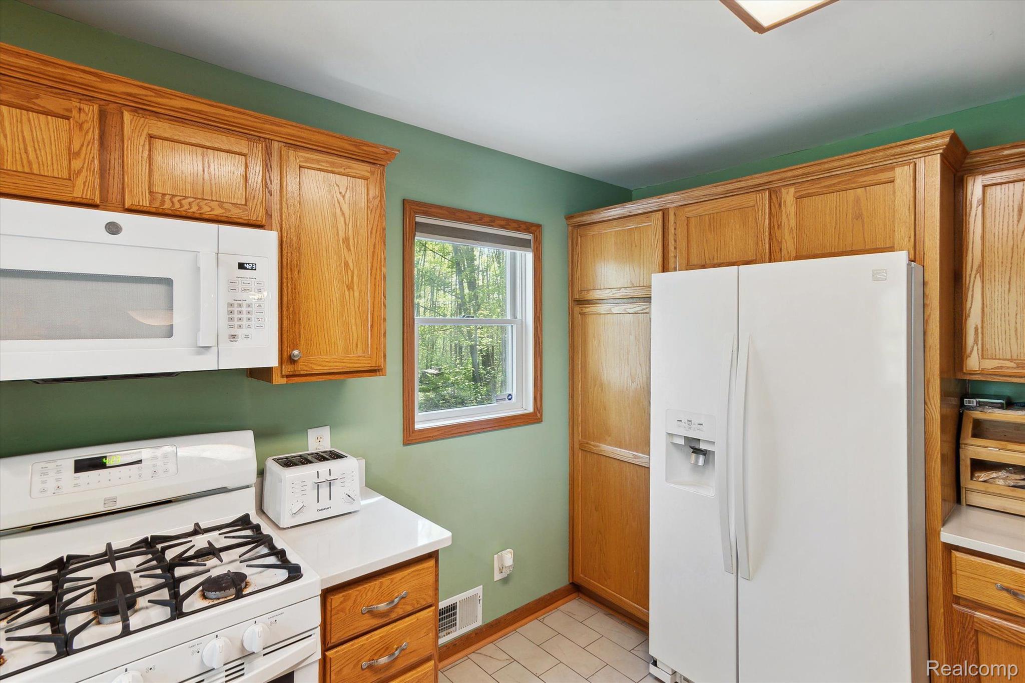 11790 Sumpter Road Carleton, MI 48117 - Photo 15 of 53 Gallery Image 15