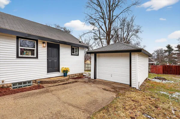 $249,900 | 4034 Childs Avenue Northwest, Comstock Park, MI 49321