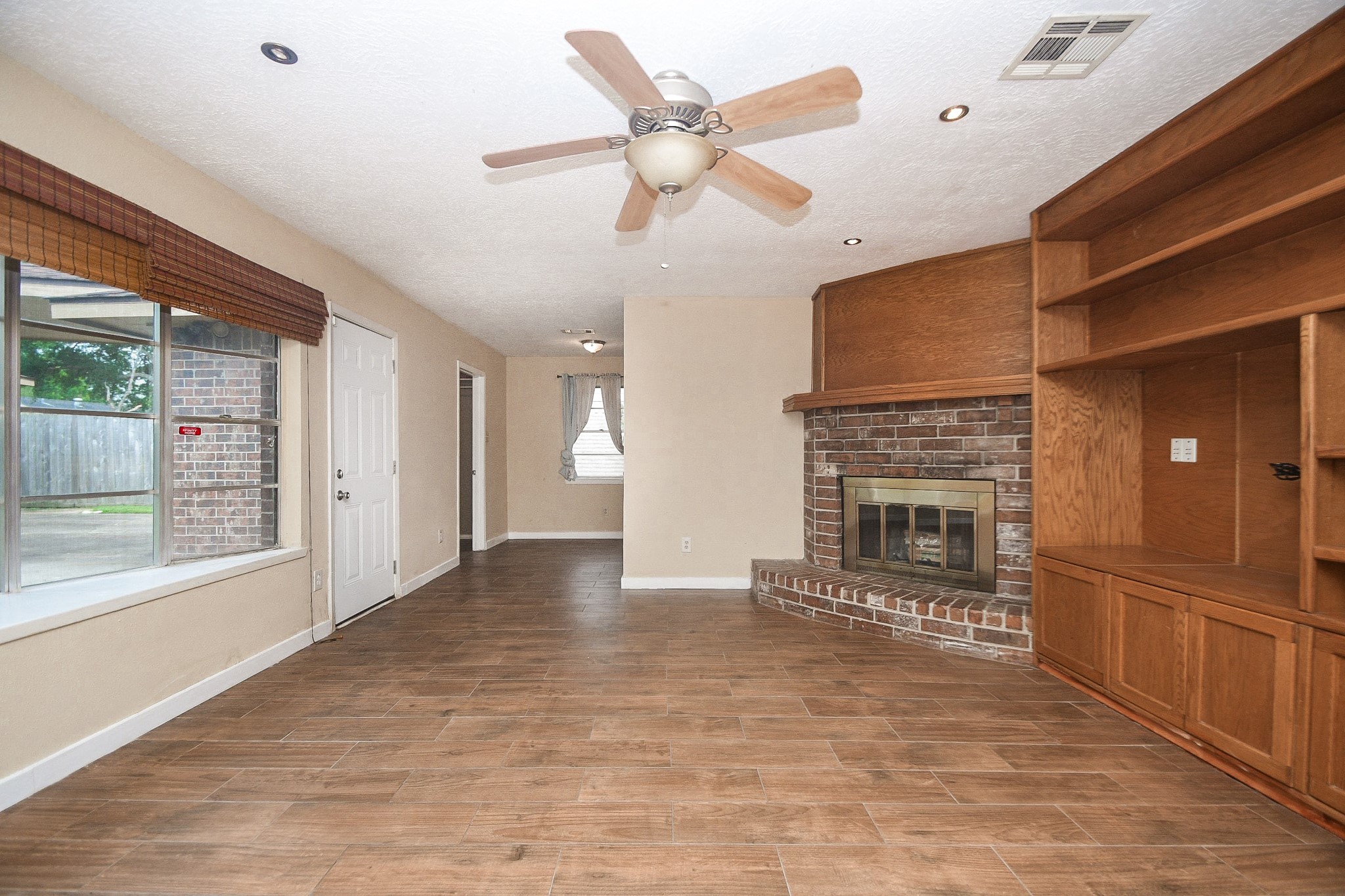 16730 Townes Road Friendswood, TX 77546 - Photo 7 of 20