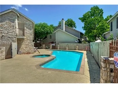 $1,795 | 512 Eberhart Lane, Unit 103, Austin, TX 78745