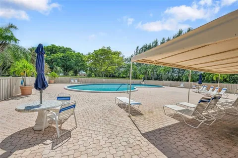 $160,000 | 4570 Northwest 18th Avenue, Unit 604, Deerfield Beach, FL 33064