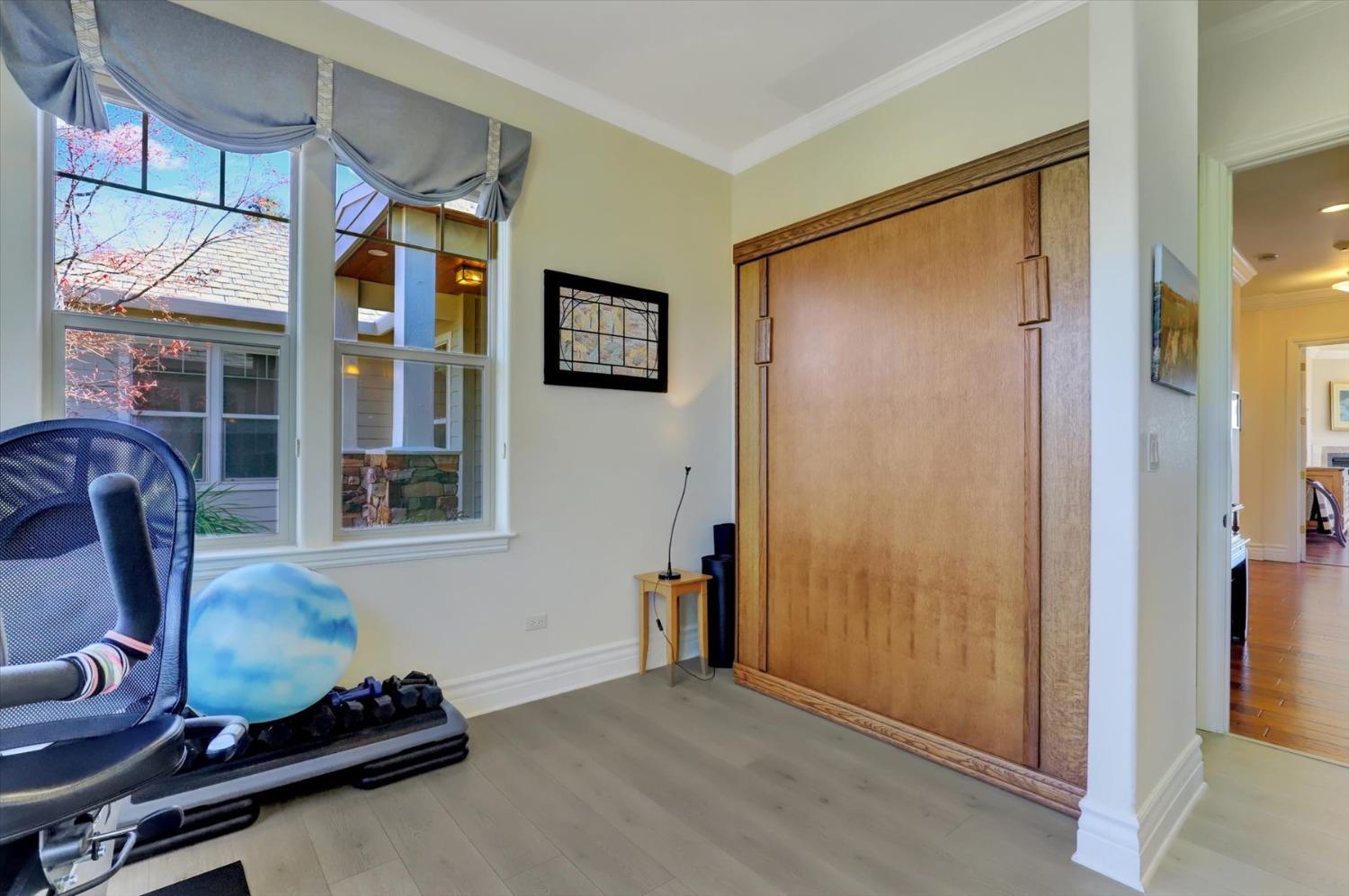 13197 American Ranch Court Grass Valley, CA 95949 - Photo 44 of 77 a room with furniture and a window