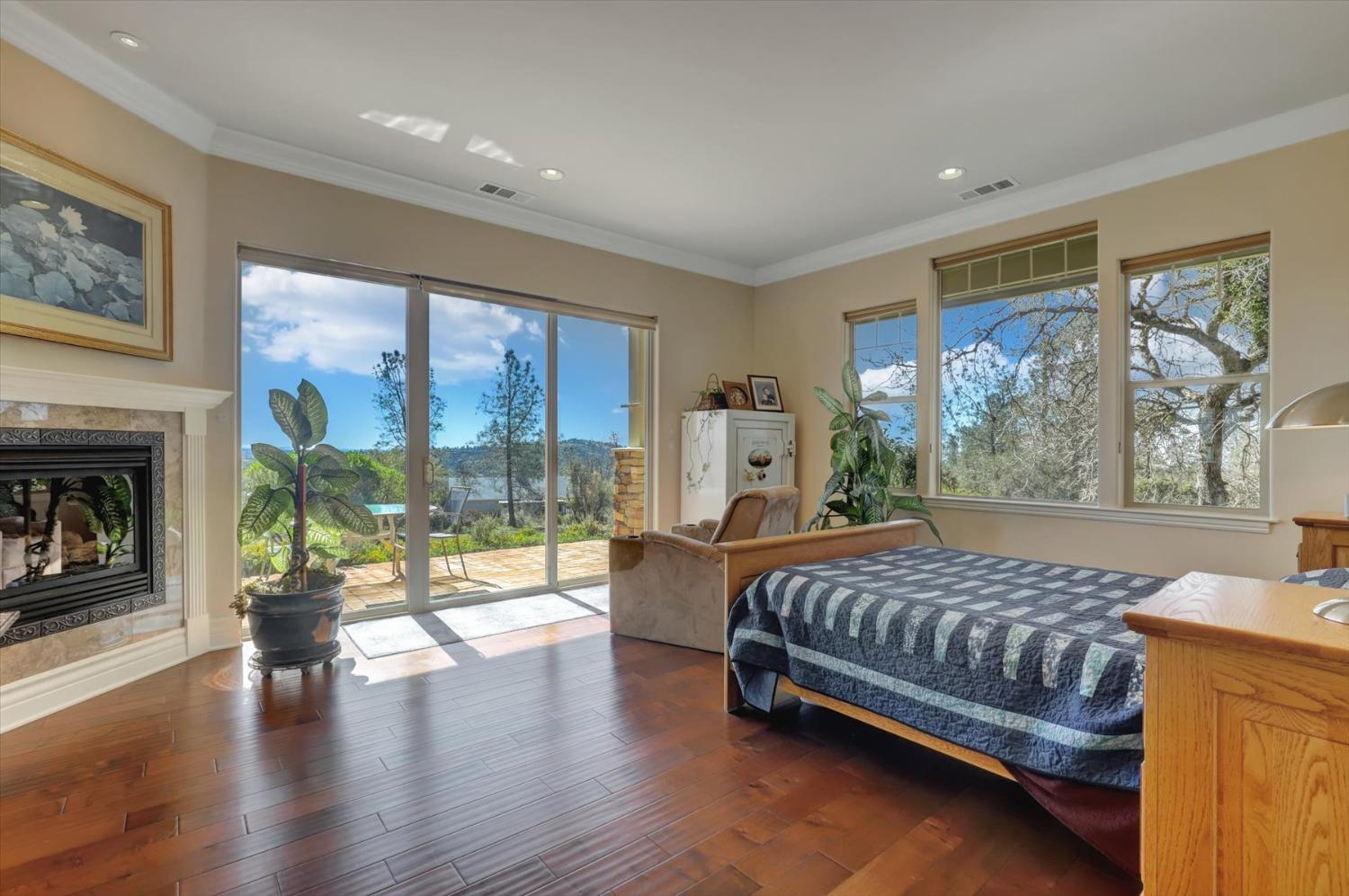 13197 American Ranch Court Grass Valley, CA 95949 - Photo 48 of 77 Master Bedroom - Magnificent Views - Auto shades