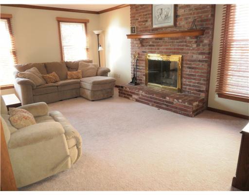 10114 Deer View Point Road Wexford, PA 15090 - Photo 6 of 16 Family Room.