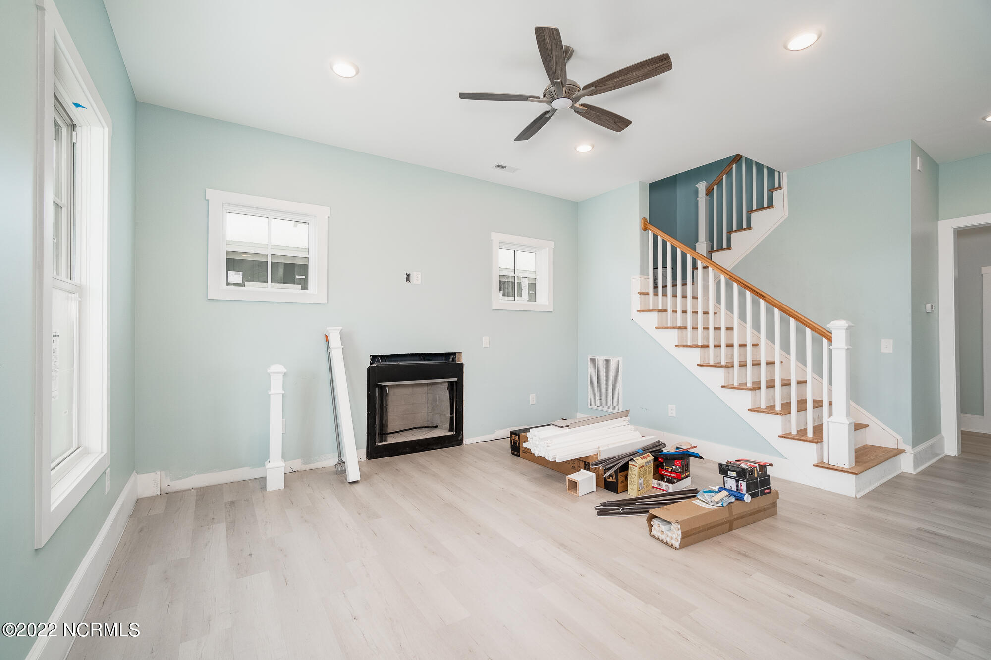 206 Ward Road Swansboro, NC 28584 - Photo 12 of 39 Living Room