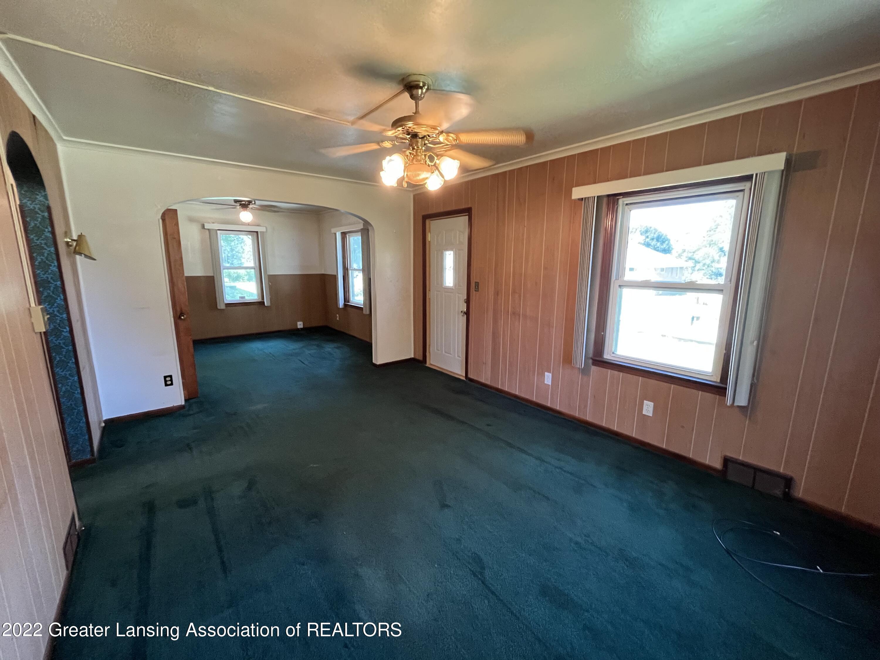 3901 Ruth Avenue Lansing, MI 48910 - Photo 9 of 34 IMG_0290