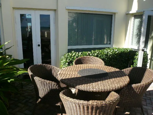 $9,500 | 8422 Poinciana Place, Unit 7, Vero Beach, FL 32963