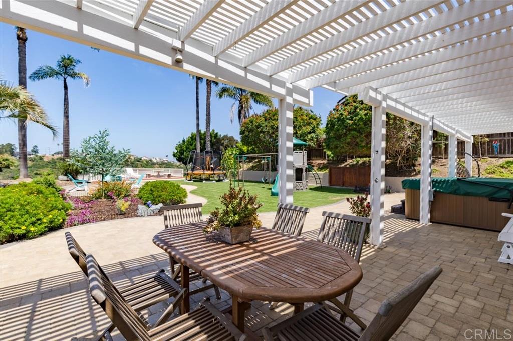 1606 Hawk View Drive Encinitas, CA 92024 - Photo 17 of 25 Gallery Image 17