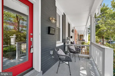 $1,025,000 | 1428 C Street Southeast, Washington, DC 20003