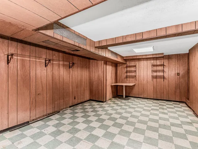 $799,000 | 5621 Post Road | North Riverdale