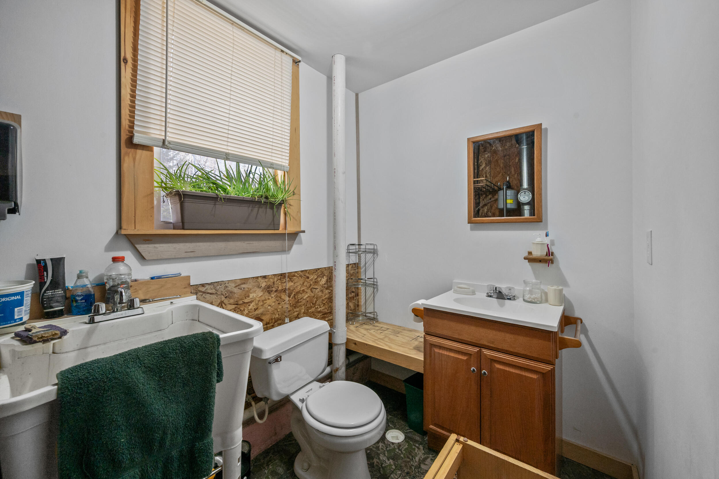 4 Bird's Eye Road Rangeley, ME 04970 - Photo 32 of 45 Main Floor Bath